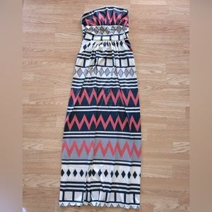 Maxi dress with pockets.